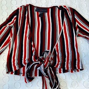 Wrap around surplise top